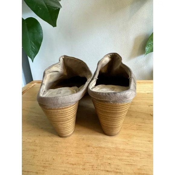 Old Navy Women’s size 10 Suede heels - Picture 5 of 7